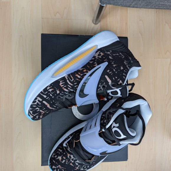 Brand New Nike KD basketball shoes - Picture 4 of 4